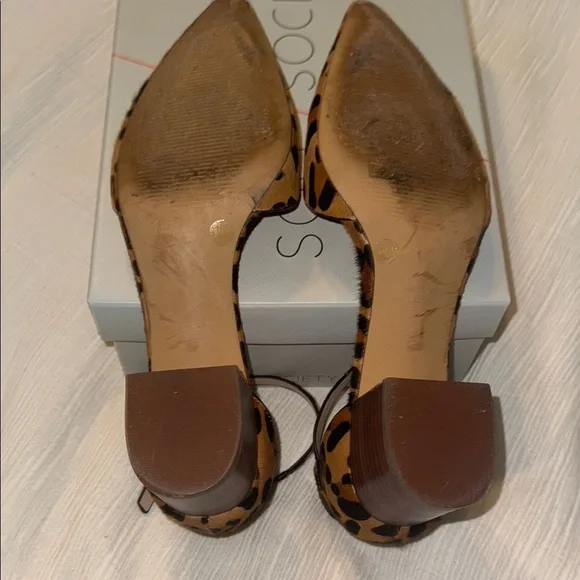 Sole Society Tan and Black Heels Elegant Design - Picture 6 of 6